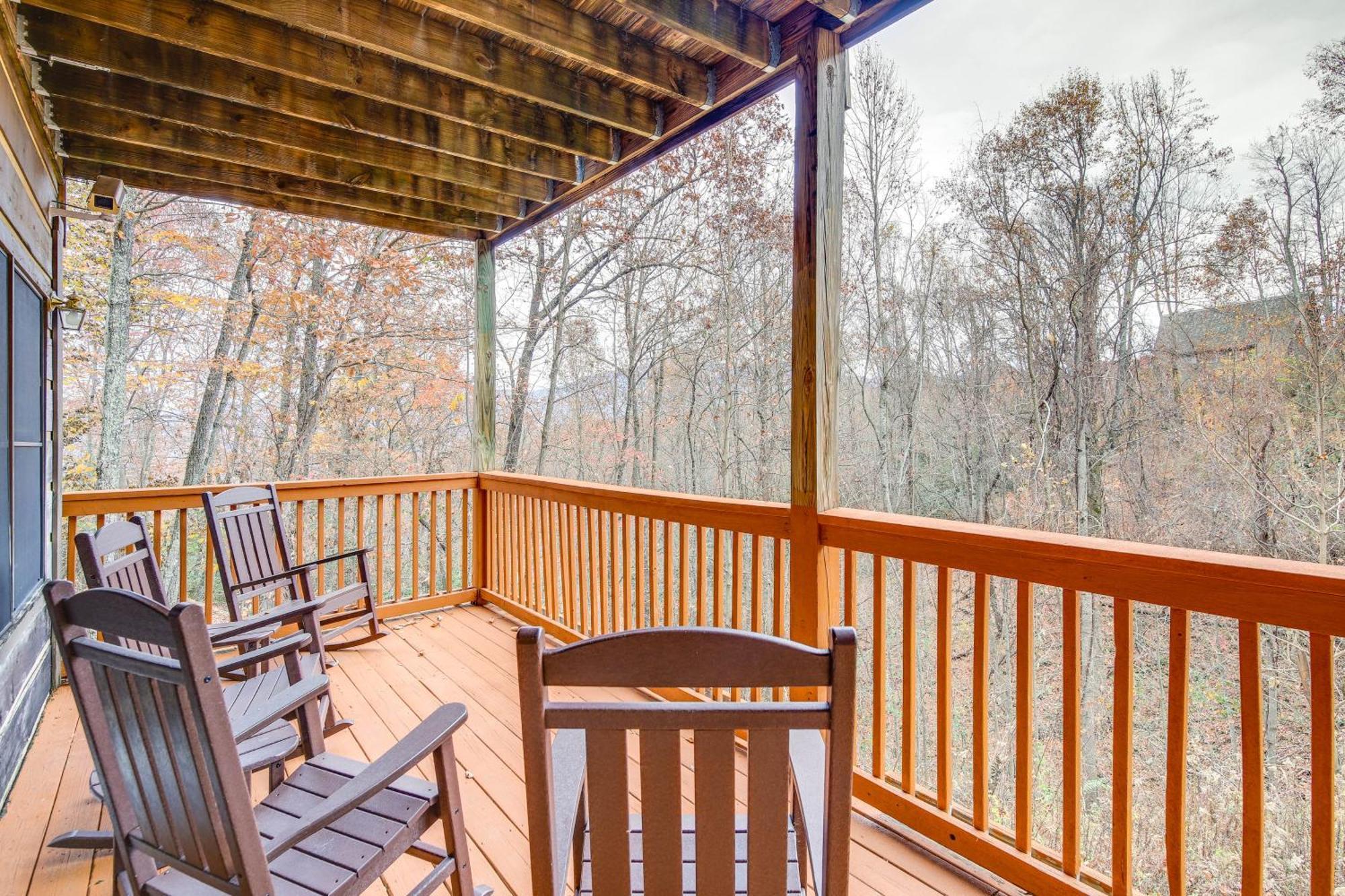 Villa Pet-Friendly Gatlinburg Retreat With Hot Tub! Exterior foto