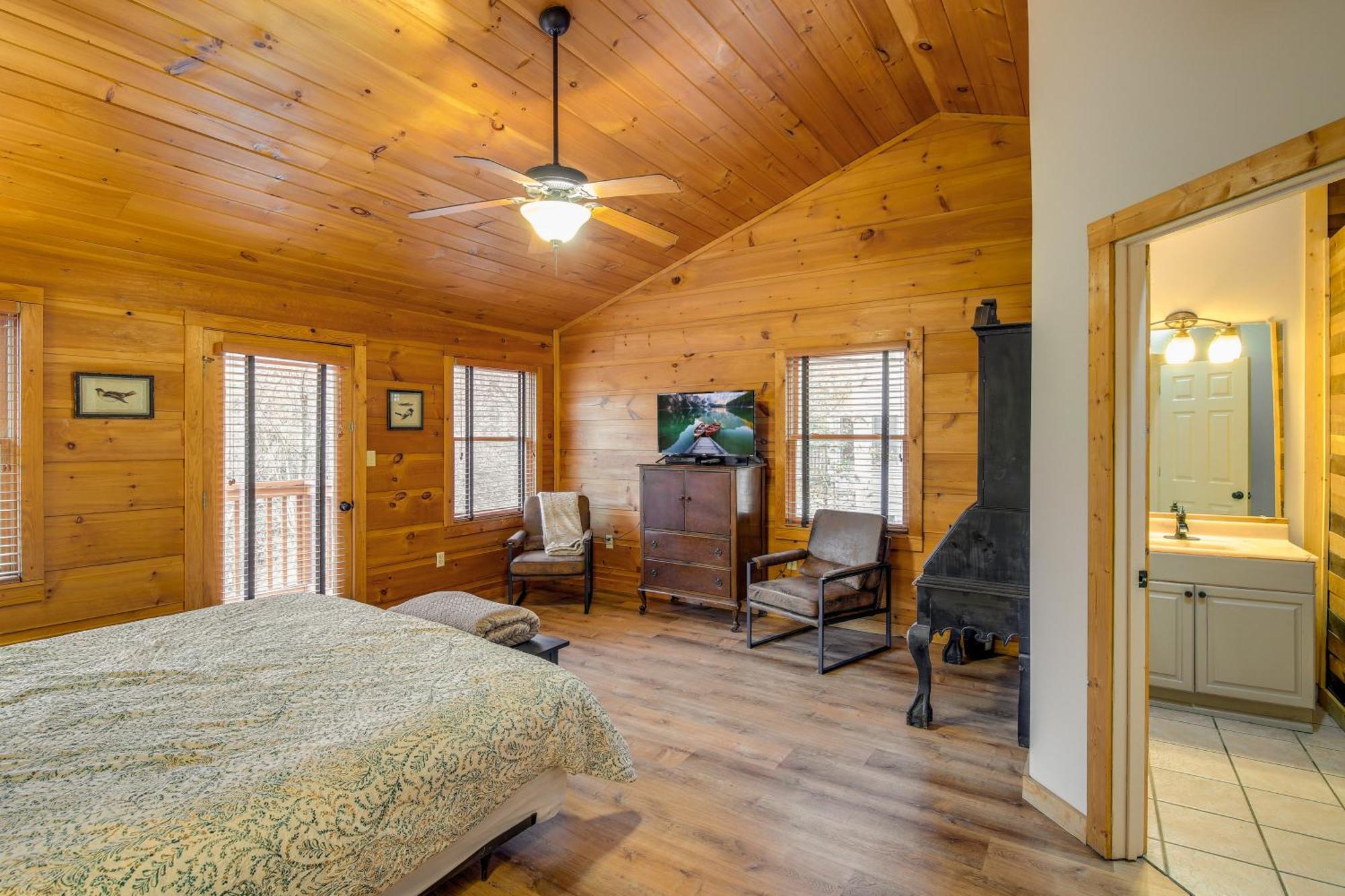 Villa Pet-Friendly Gatlinburg Retreat With Hot Tub! Exterior foto