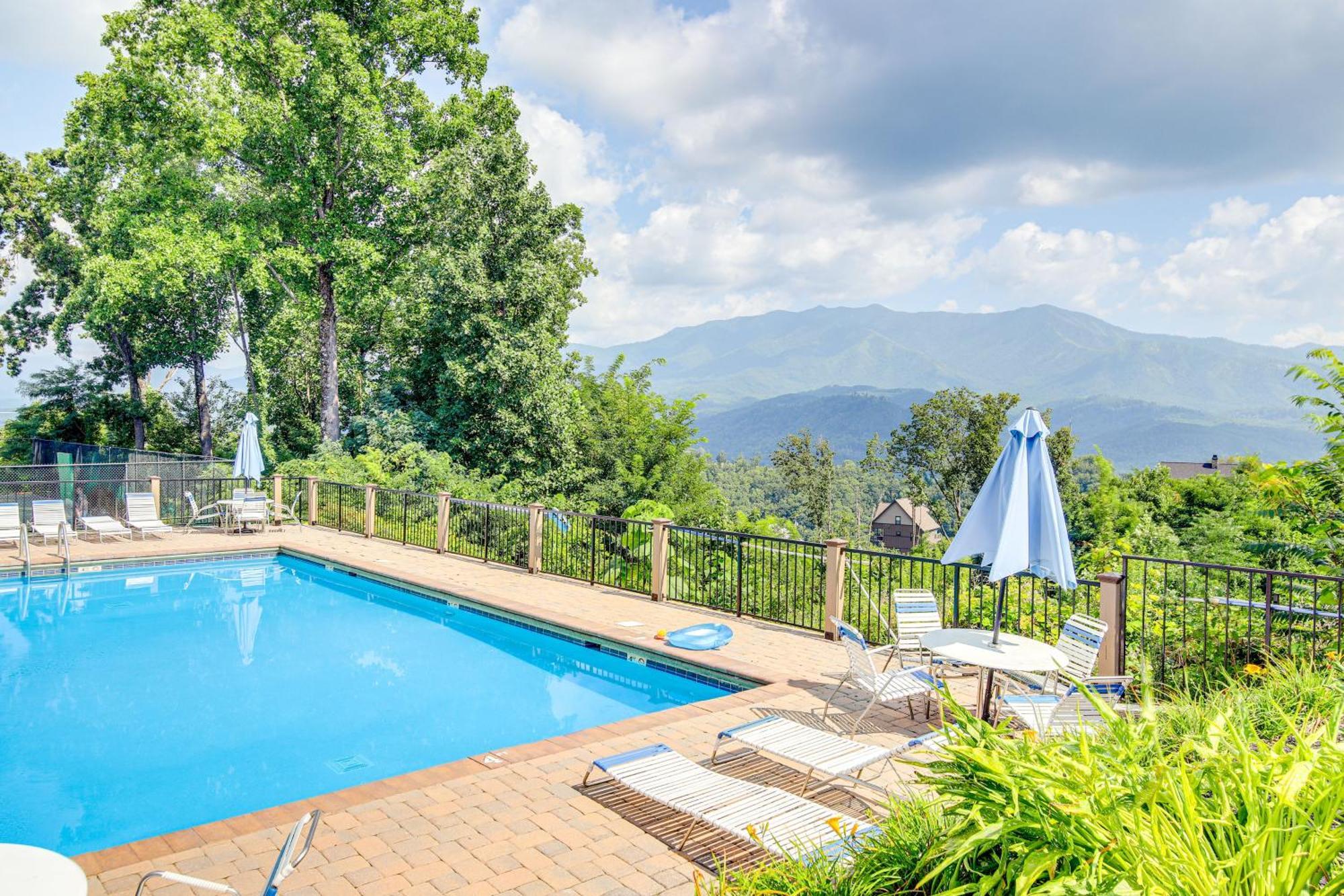 Villa Pet-Friendly Gatlinburg Retreat With Hot Tub! Exterior foto